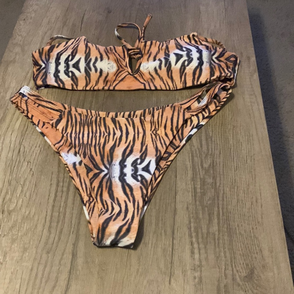 Bathing suit